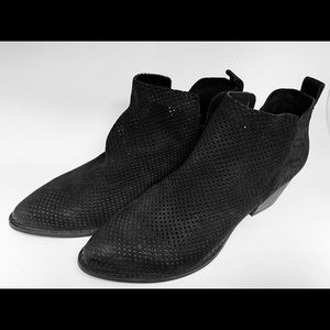 dolce vita sonni booties in black